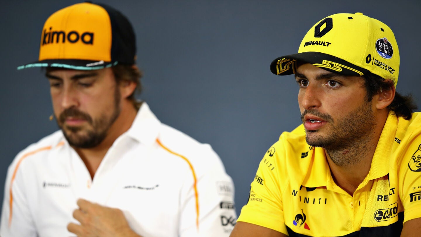 Carlos Sainz habla ante los medios de comunicaci&oacute;n