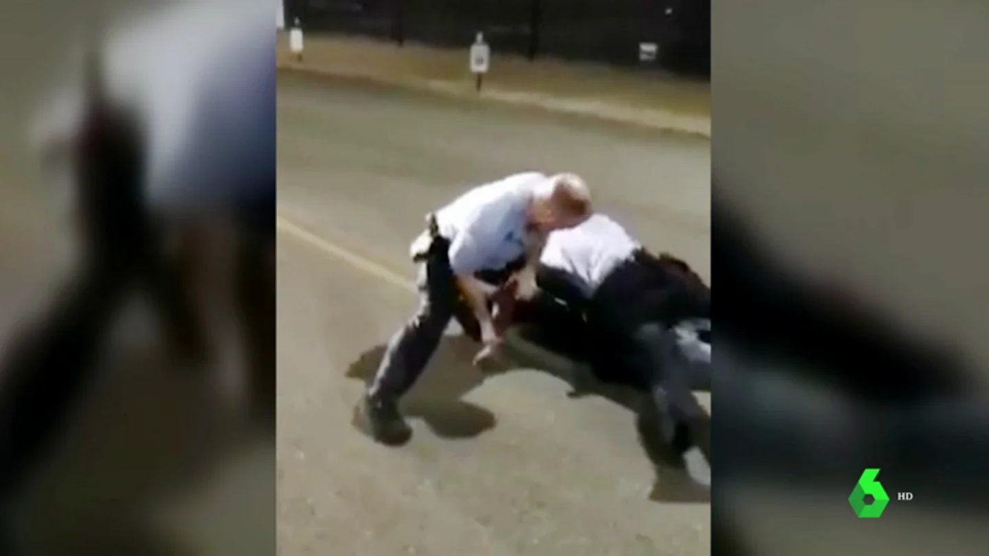 Agresión policial a un joven en Misuri, EEUU Agresión policial a un joven en Misuri, EEUU