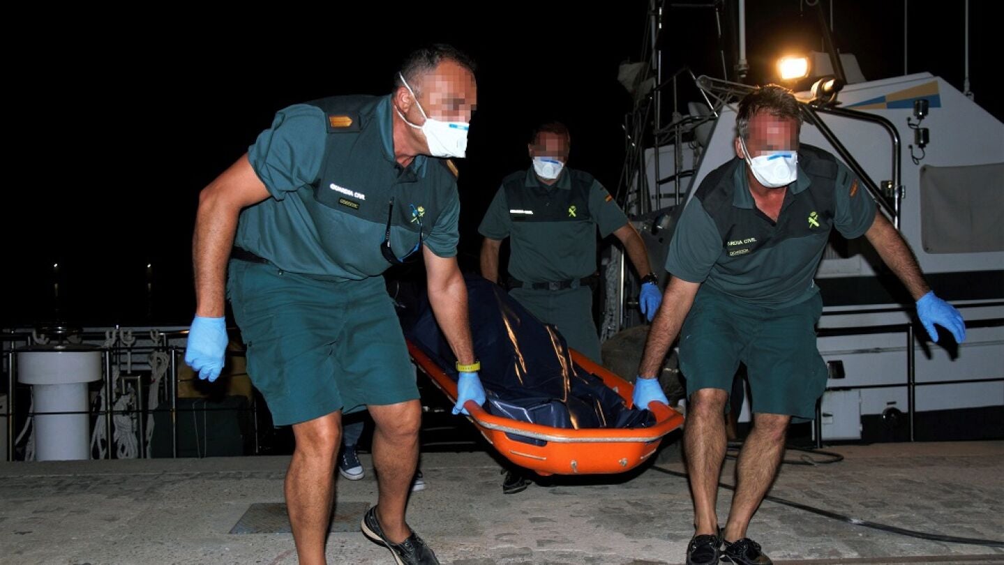 Trasladan a Motril el cad&aacute;ver de un migrante encontrado cerca de Albor&aacute;n 