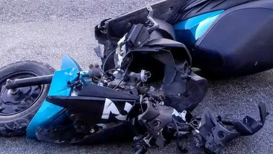 Motocicleta en la que viajaba la turista Motocicleta en la que viajaba la turista