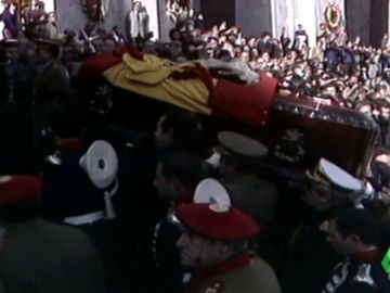 Si se presenta un recurso al Constitucional y se deroga el decreto, no se revocaría la exhumación: "No habría posibilidad de vuelta atrás" Si se presenta un recurso al Constitucional y se deroga el decreto, no se revocaría la exhumación: "No habría posibilidad de vuelta atrás"