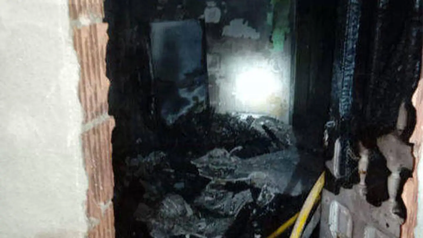 Estado de la vivienda tras el incendio En la imagen el estado de la vivienda tras el incendio