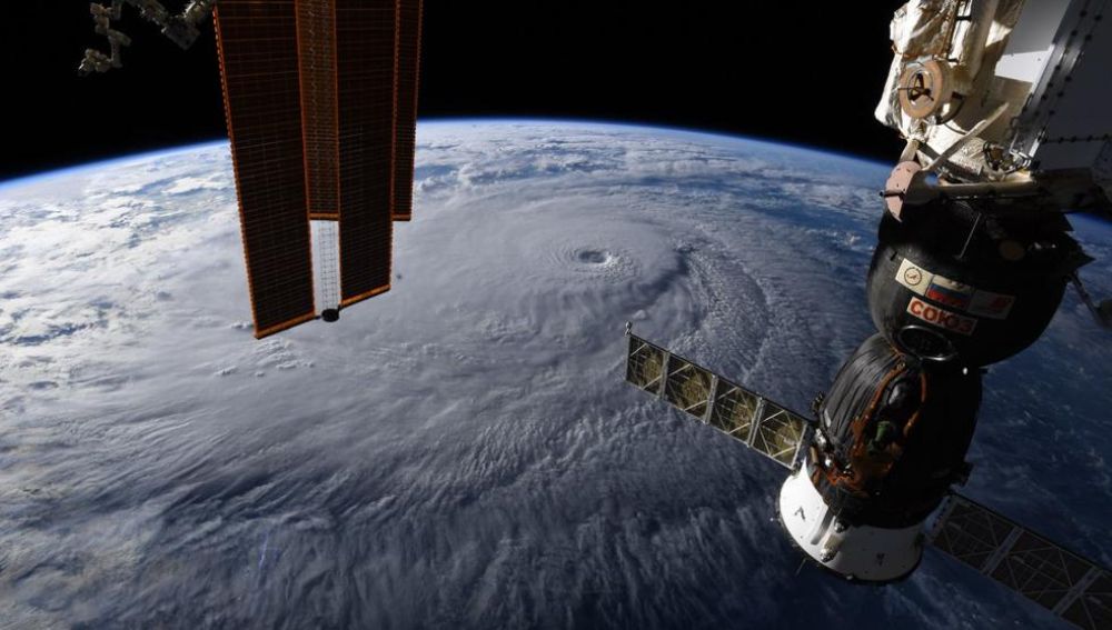 El huracán 'Lane' desde el espacio