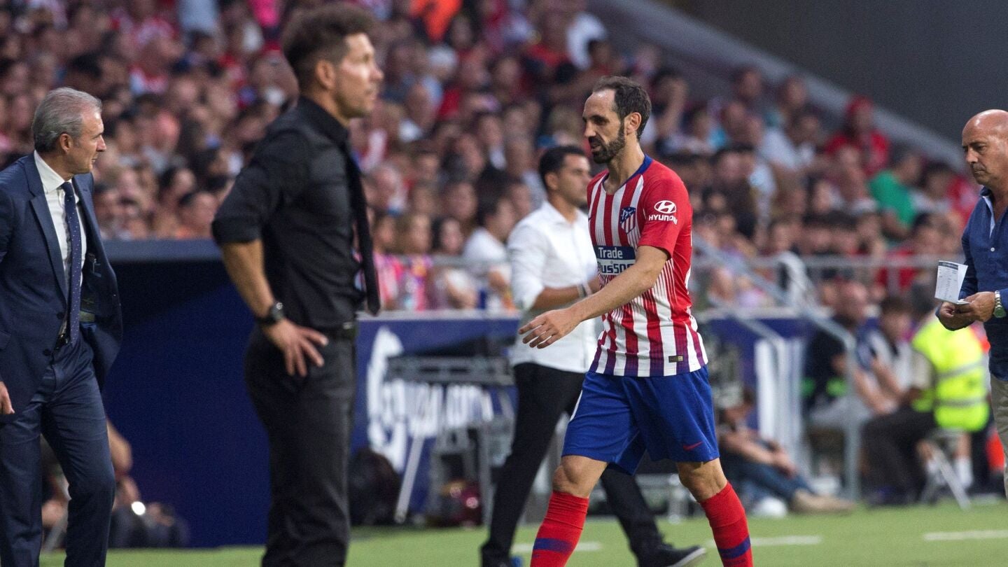 Juanfran fue sustituido con molestias musculares en la pierna izquierda