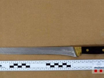 En la imagen el cuchillo con el que el detenido intentó atracar el supermercado en Blanes En la imagen el cuchillo con el que el detenido intentó atracar el supermercado en Blanes