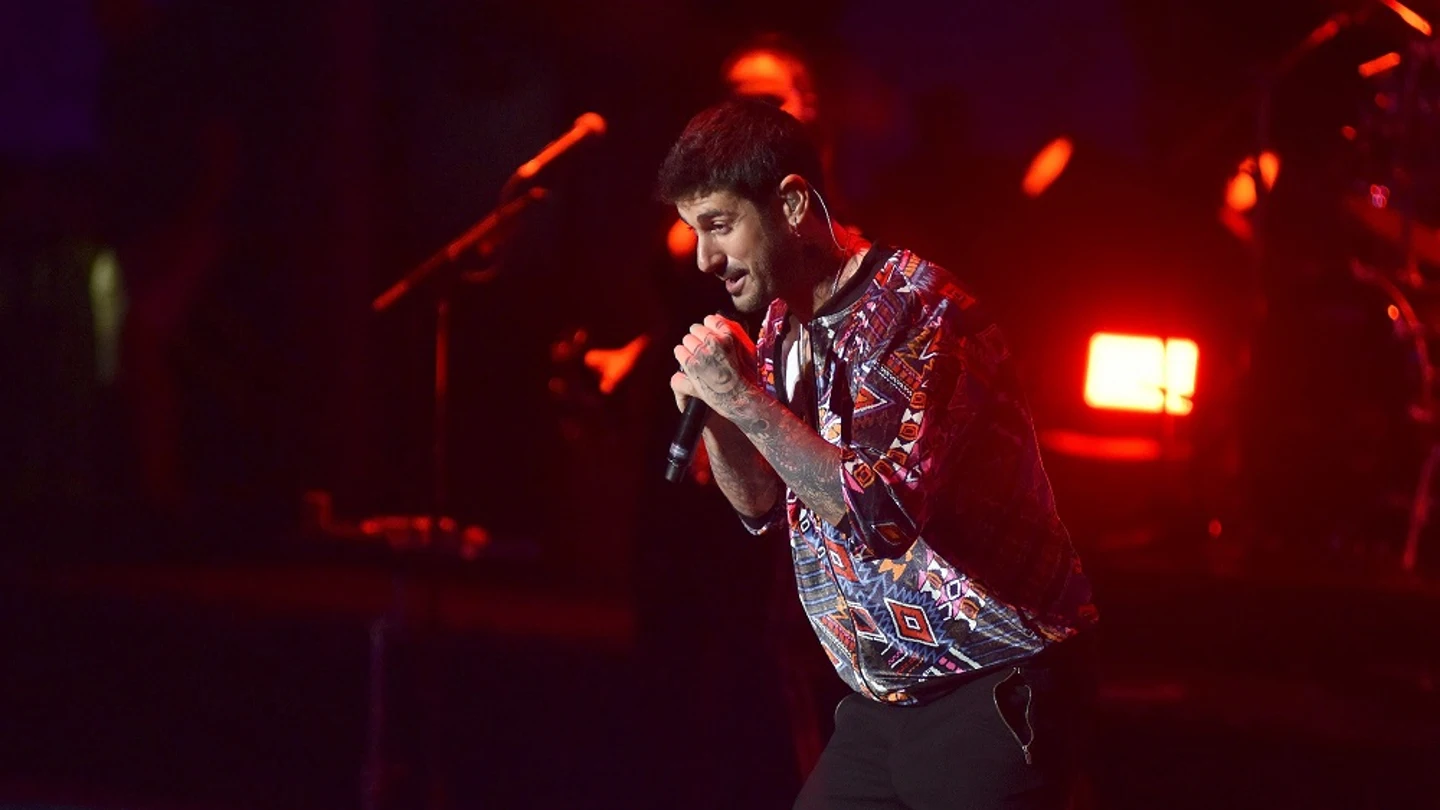 El cantante Melendi durante su actuación El cantante Melendi durante su actuación