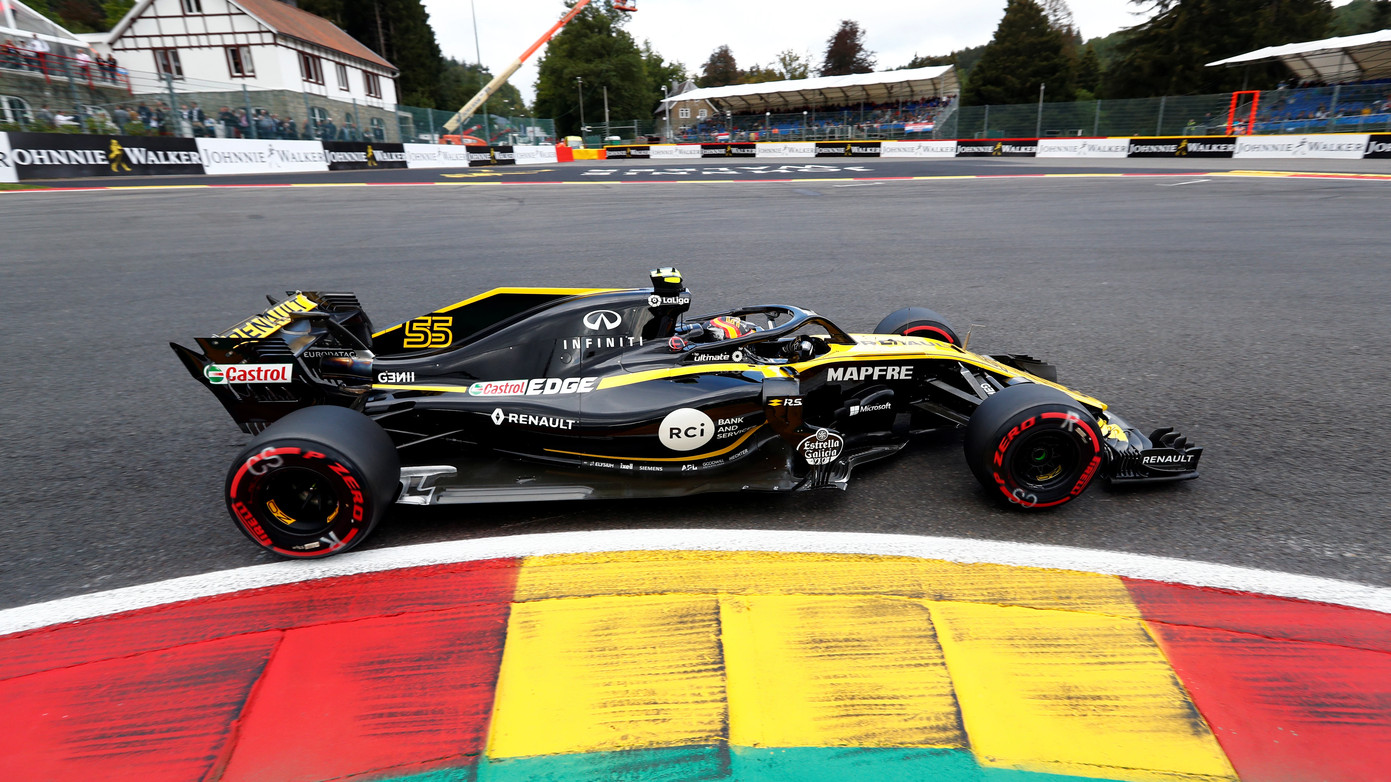 Carlos Sainz, rodando con su Renault en Spa