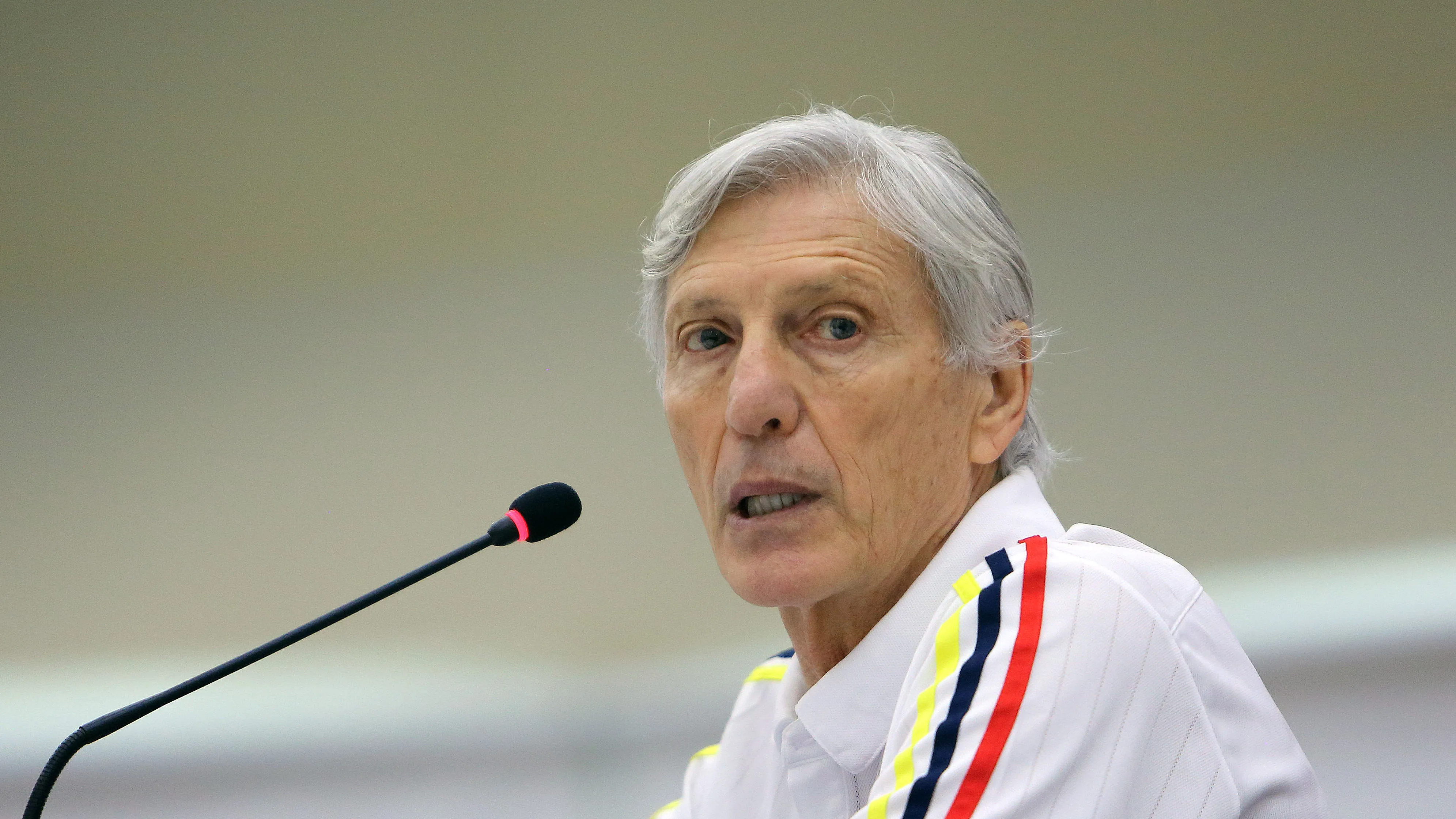 Pekerman deja de ser seleccionador de Colombia