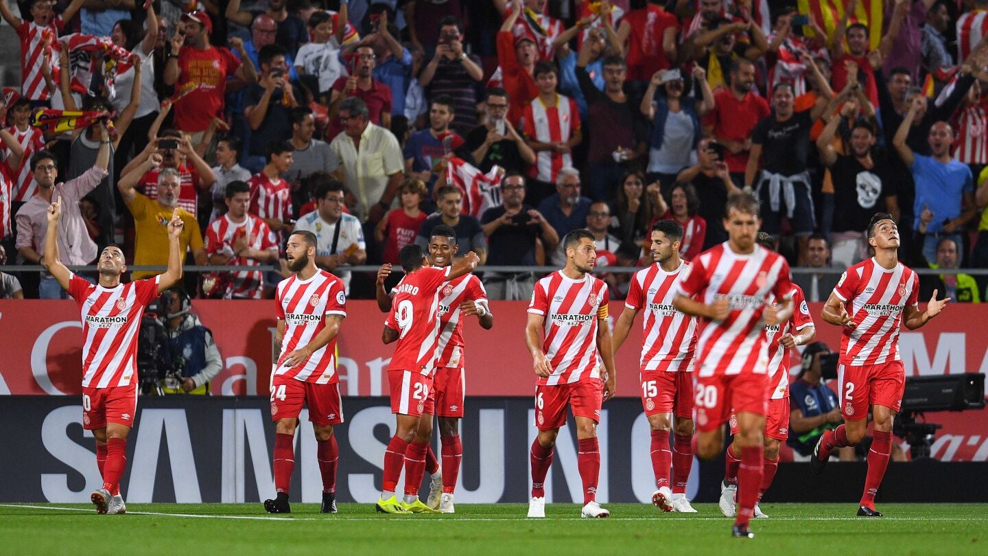 Los jugadores del Girona celebran un gol