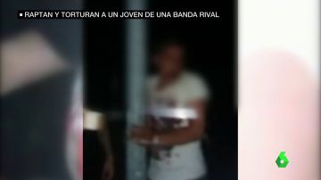 El impactante vídeo de las reyertas entre bandas en Málaga: secuestran y torturan a un joven para pedirle droga