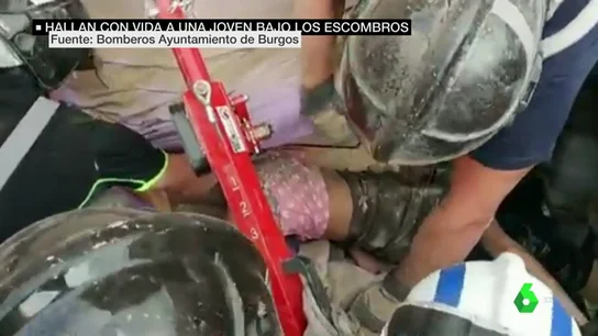 El agónico rescate a una joven que quedó atrapada bajo los escombros tras una explosión de gas en Burgos El agónico rescate a una joven que quedó atrapada bajo los escombros tras una explosión de gas en Burgos