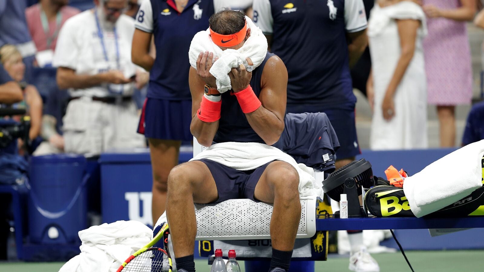 Nadal, en uno de los descansos de su partido contra Thiem