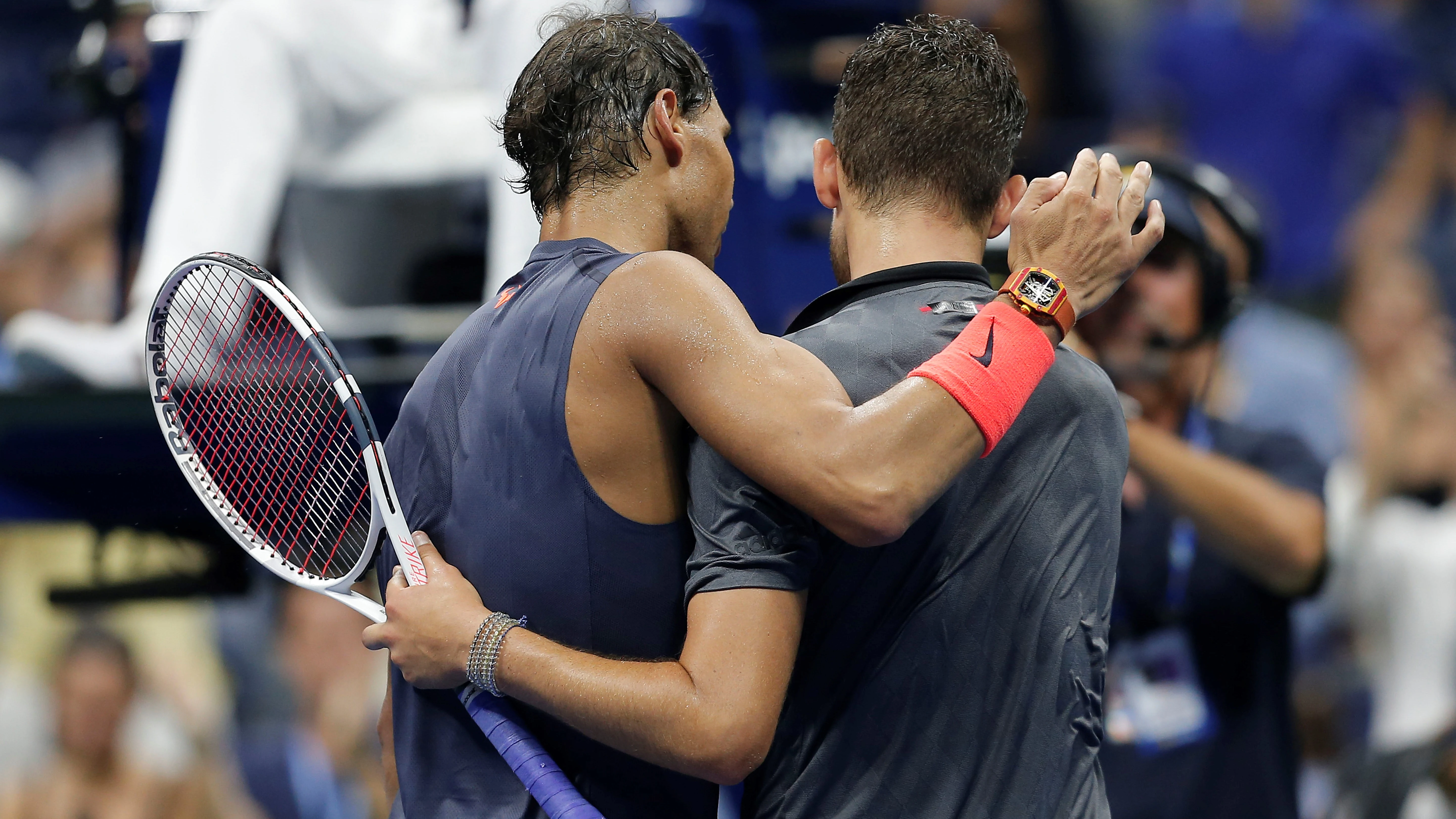 Nadal abraza a Thiem tras su partido en el US Open