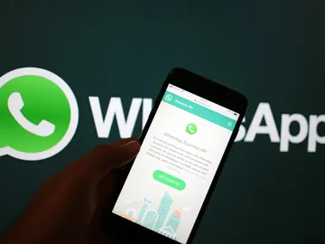 WhatsApp WhatsApp