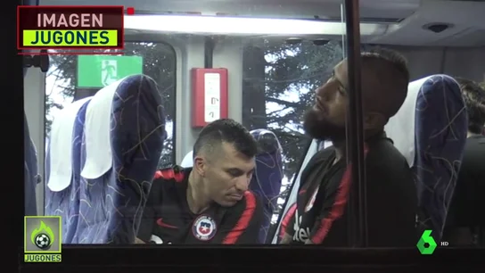 Arturo Vidal ha abandonado cojeando el entrenamiento de Chile Arturo Vidal ha abandonado cojeando el entrenamiento de Chile