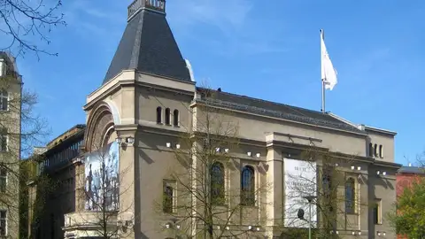 Theater am Schiffbauerdamm, Berlín Descubre los teatros más emblemáticos de Europa