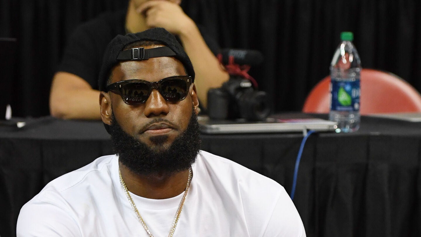 LeBron James en un partido de Los &Aacute;ngeles Lakers