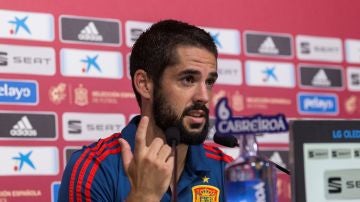 Isco, durante la rueda de prensa