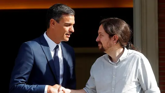 El presidente del Gobierno, Pedro Sánchez, recibe al secretario general de Podemos, Pablo Iglesias El presidente del Gobierno, Pedro Sánchez, recibe al secretario general de Podemos, Pablo Iglesias