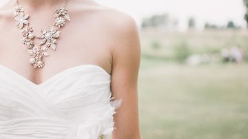 Imagen de archivo de un vestido de novia