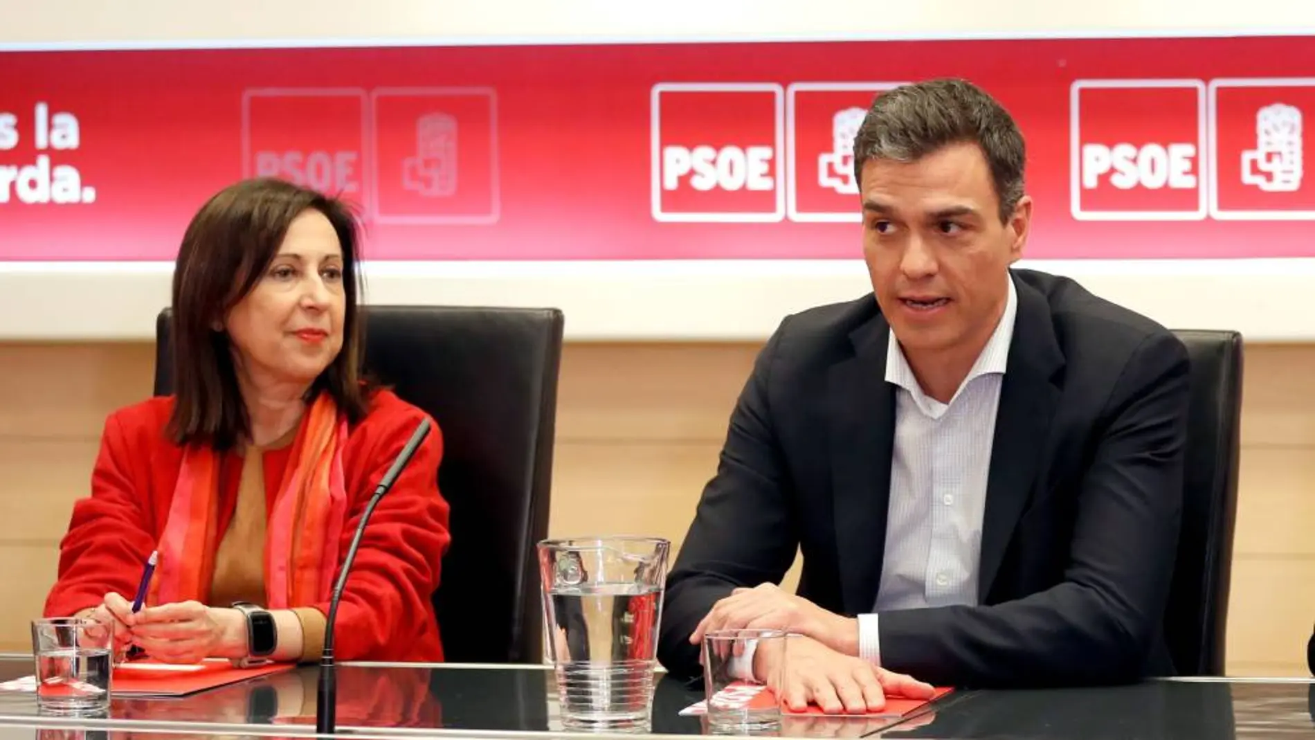 Margarita Robles y Pedro Sánchez
