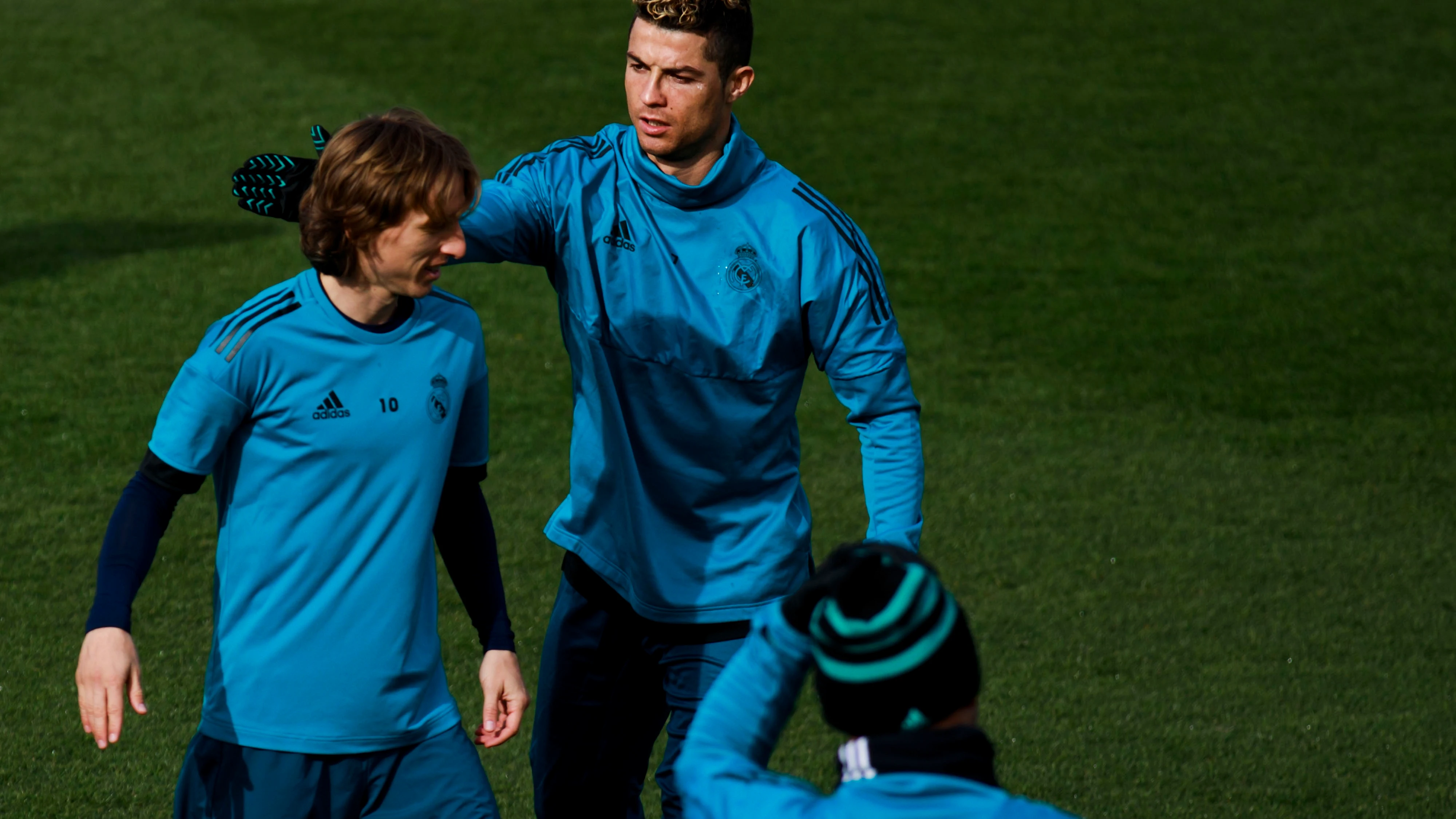 Cristiano Ronaldo y Modric, durante un entrenamiento del Real Madrid