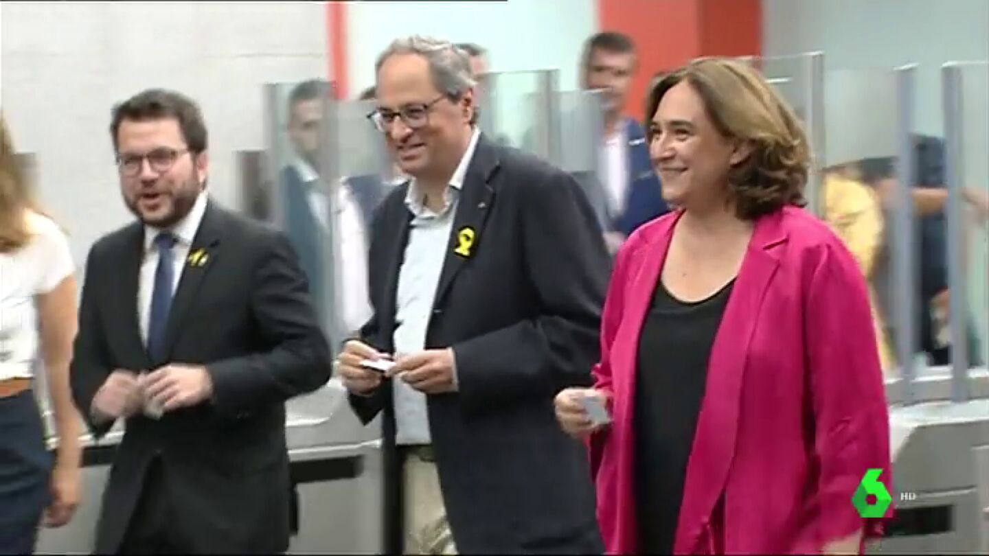 Torra junto a Colau en la inauguraci&oacute;n de una l&iacute;nea de metro en Barcelona