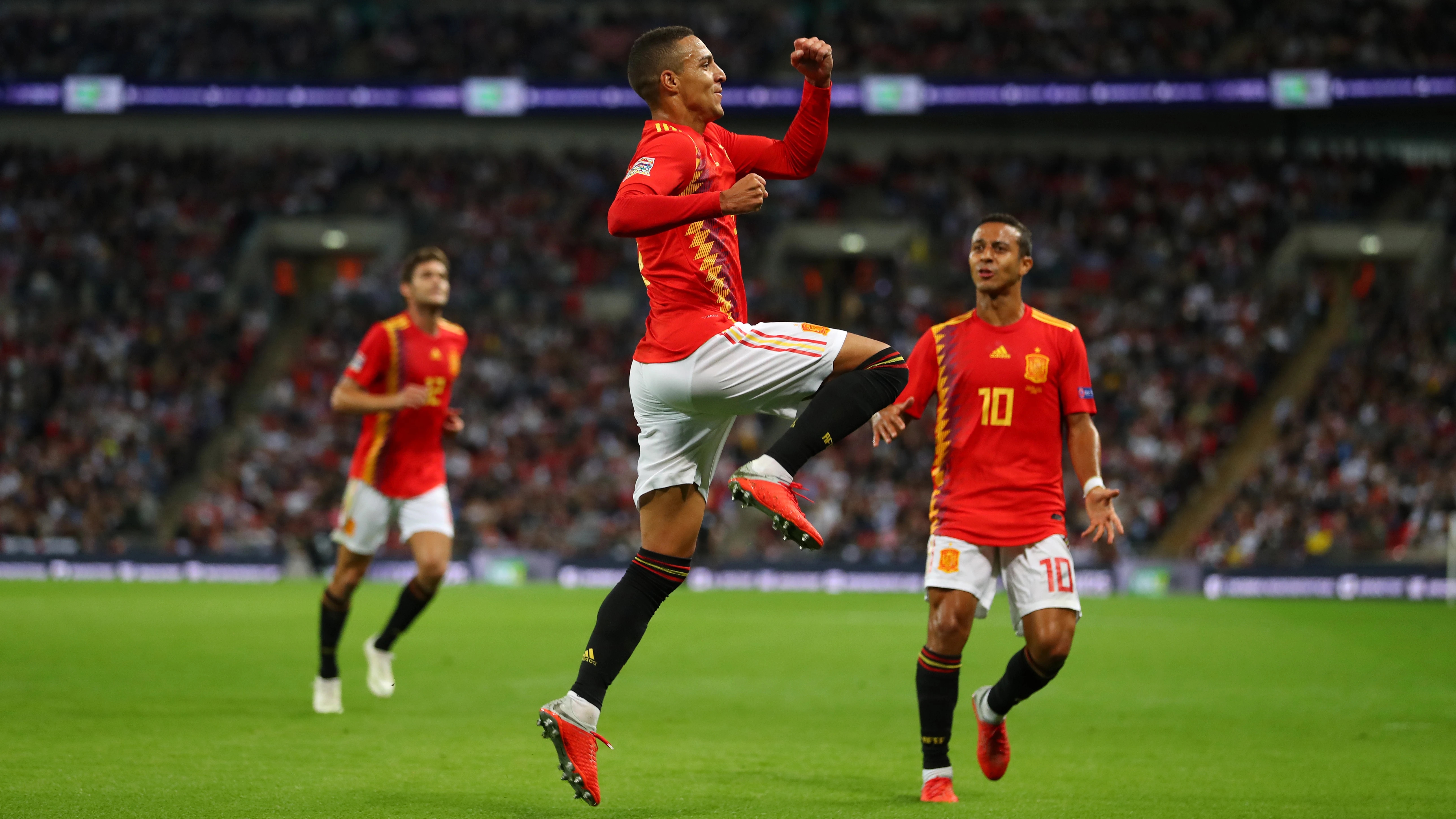 Rodrigo celebra su gol con la selección española