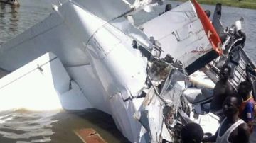Imagen del avión estrellado en Sudán del Sur