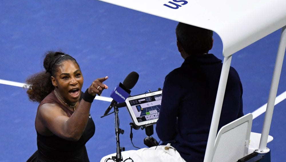 Serena Williams, enfadada con el árbitro en la final del US Open