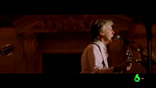 Paul McCartney actúa por sorpresa en la estación Grand Central de Nueva York Paul McCartney actúa por sorpresa en la estación Grand Central de Nueva York