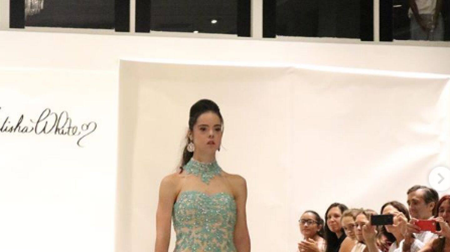 Marian &Aacute;vila desfila en Nueva York