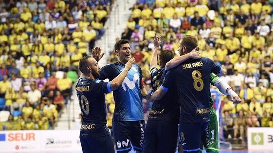 Los jugadores del Movistar Inter celebran la victoria Los jugadores del Movistar Inter celebran la victoria