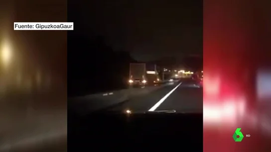 Camión conduciendo en sentido contrario Camión conduciendo en sentido contrario