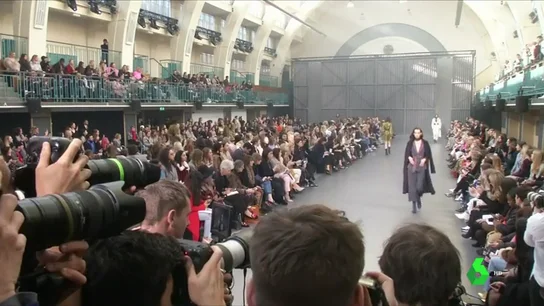 La pasarela de Londres se convierte en la primera en desfilar sin pieles de animales La pasarela de Londres se convierte en la primera en desfilar sin pieles de animales