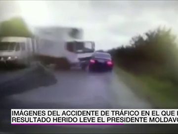 Impactantes imágenes del accidente de tráfico en el que ha resultado herido el presidente de Moldavia Impactantes imágenes del accidente de tráfico en el que ha resultado herido el presidente de Moldavia