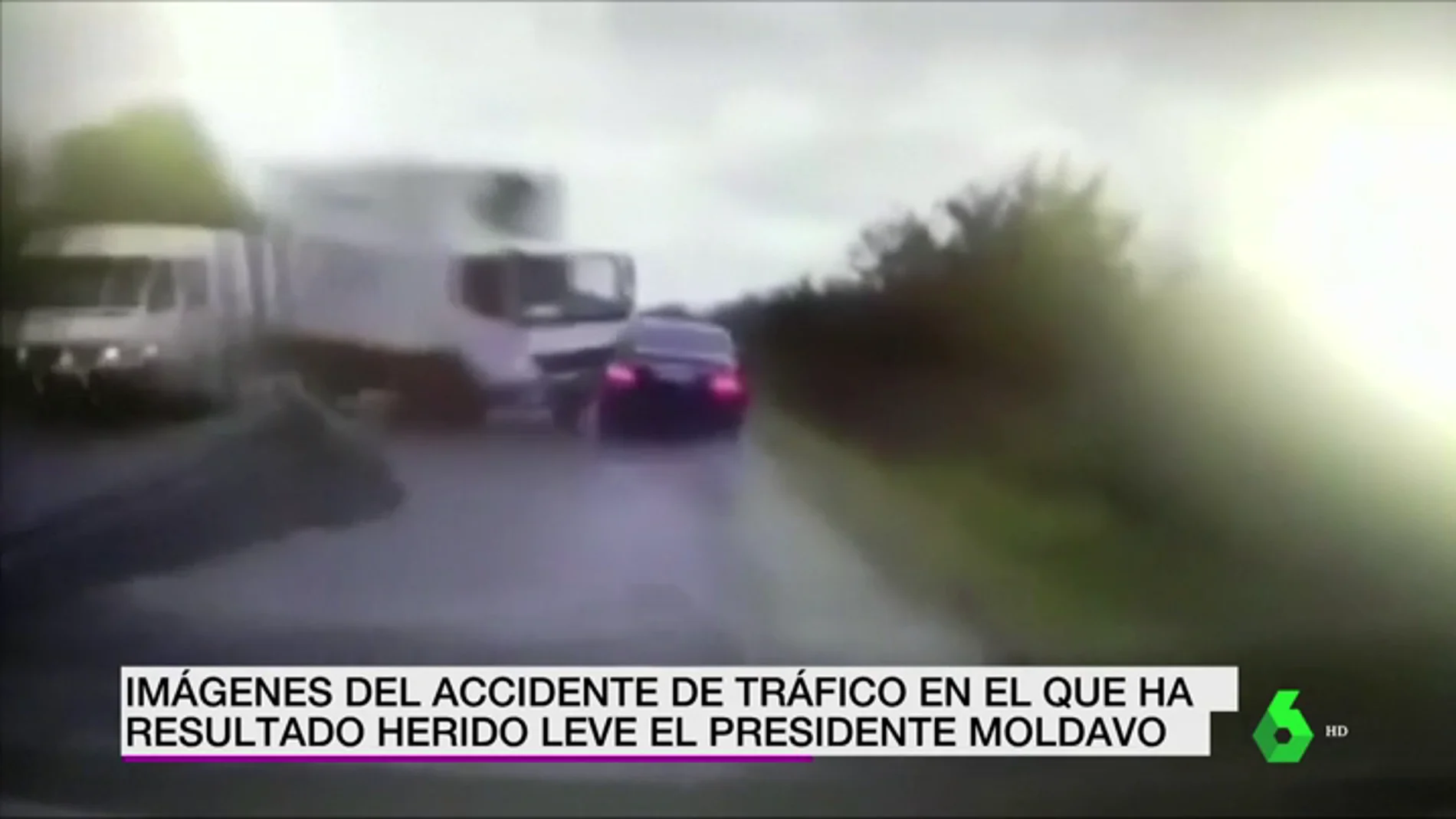 Impactantes imágenes del accidente de tráfico en el que ha resultado herido el presidente de Moldavia