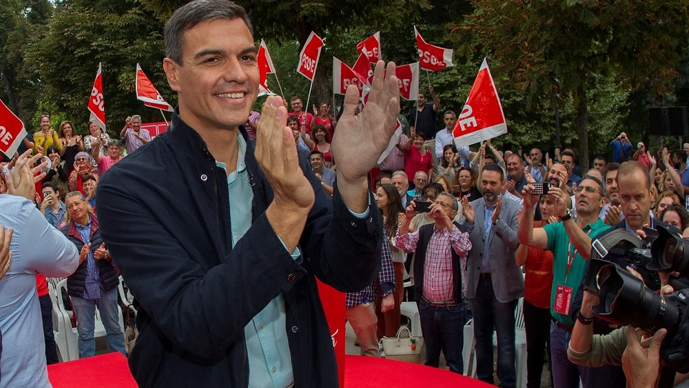 Pedro Sánchez en un acto del PSOE en Oviedo