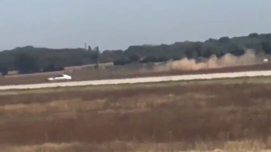 Detenido un hombre tras irrumpir con su veh&iacute;culo en la pista de despegue del aeropuerto de Lyon