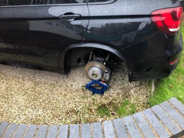 Imagen del coche de Ryan Bennett sin ruedas Imagen del coche de Ryan Bennett sin ruedas