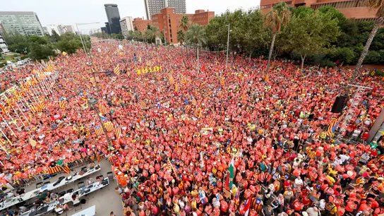 Multitudinaria manifestación de la Diada a favor de la república y los presos Multitudinaria manifestación de la Diada a favor de la república y los presos