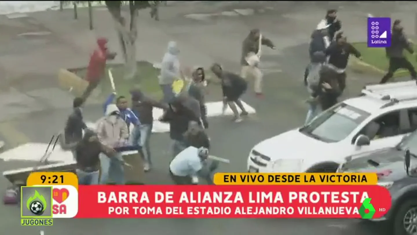 Batalla campal en Perú, entre ultras y evangelistas por la propiedad de un terreno Batalla campal en Perú, entre ultras y evangelistas por la propiedad de un terreno