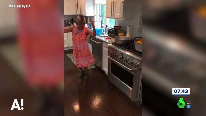 La abuela reggaetonera que arrasa en redes