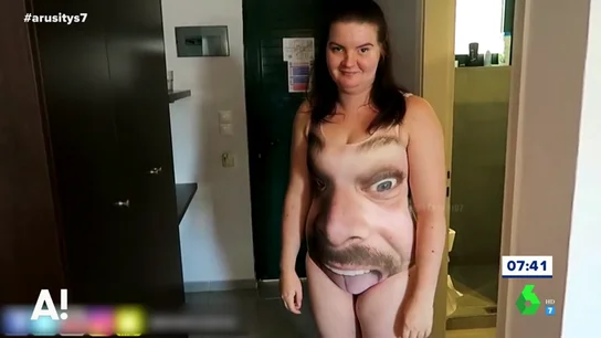 El terrible regalo de un novio a su novia: un bañador con su cara El terrible regalo de un novio a su novia: un bañador con su cara