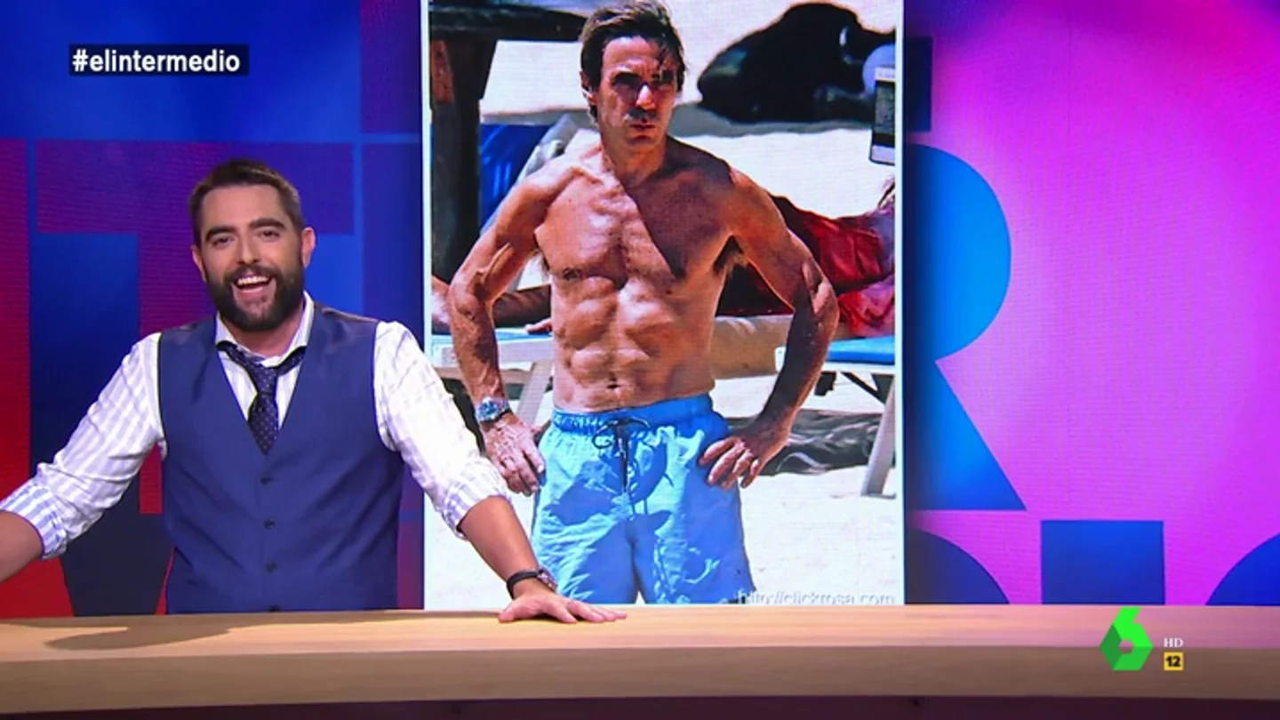 Dani Mateo analiza la comparecencia de Aznar en el Congreso: "Por primera vez en 20 años ha tenido que anular su sesión diaria de crossfit" Dani Mateo analiza la comparecencia de Aznar en el Congreso: "Por primera vez en 20 años ha tenido que anular su sesión diaria de crossfit"