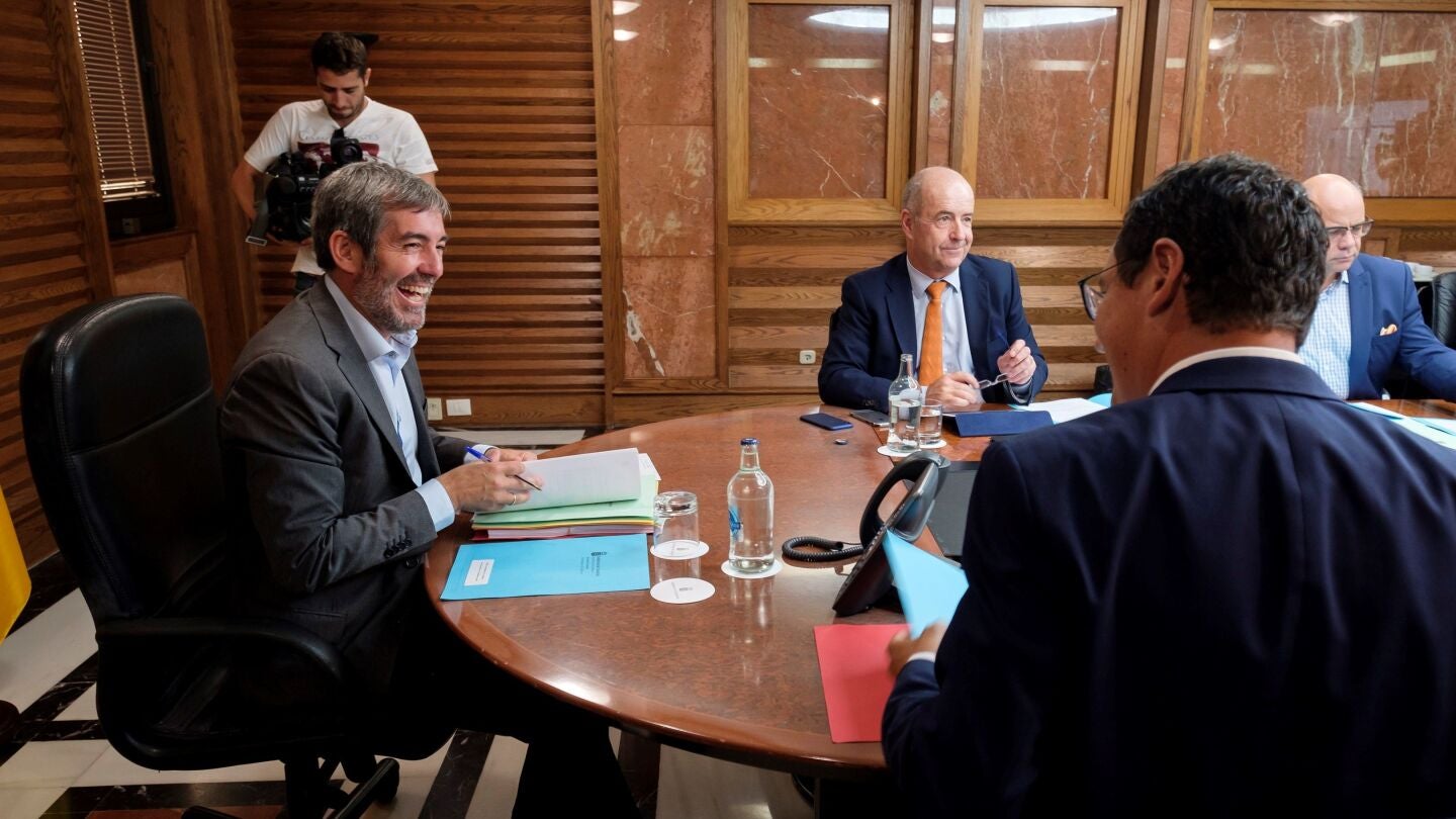 Fernando Clavijo en una reuni&oacute;n del Consejo de Gobierno en Las Palmas de Gran Canaria
