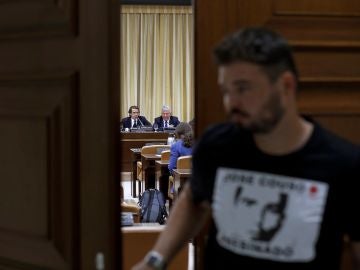 Gabriel Rufián frente a la comisión de la caja B en el Congreso Gabriel Rufián frente a la comisión de la caja B en el Congreso