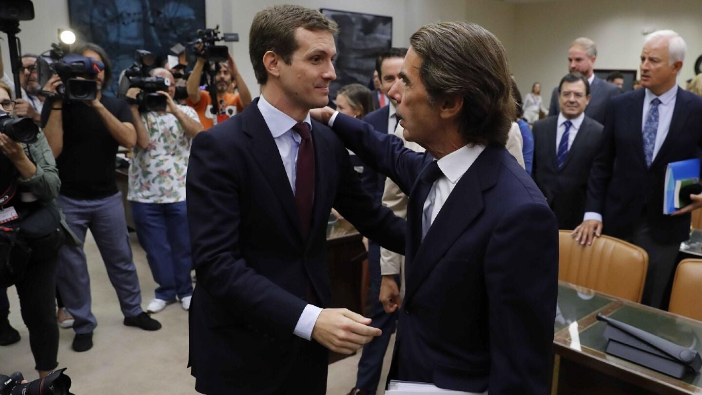 Pablo Casado y Jos&eacute; Mar&iacute;a Aznar en el Congreso