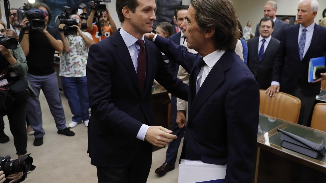 Pablo Casado y José María Aznar en el Congreso