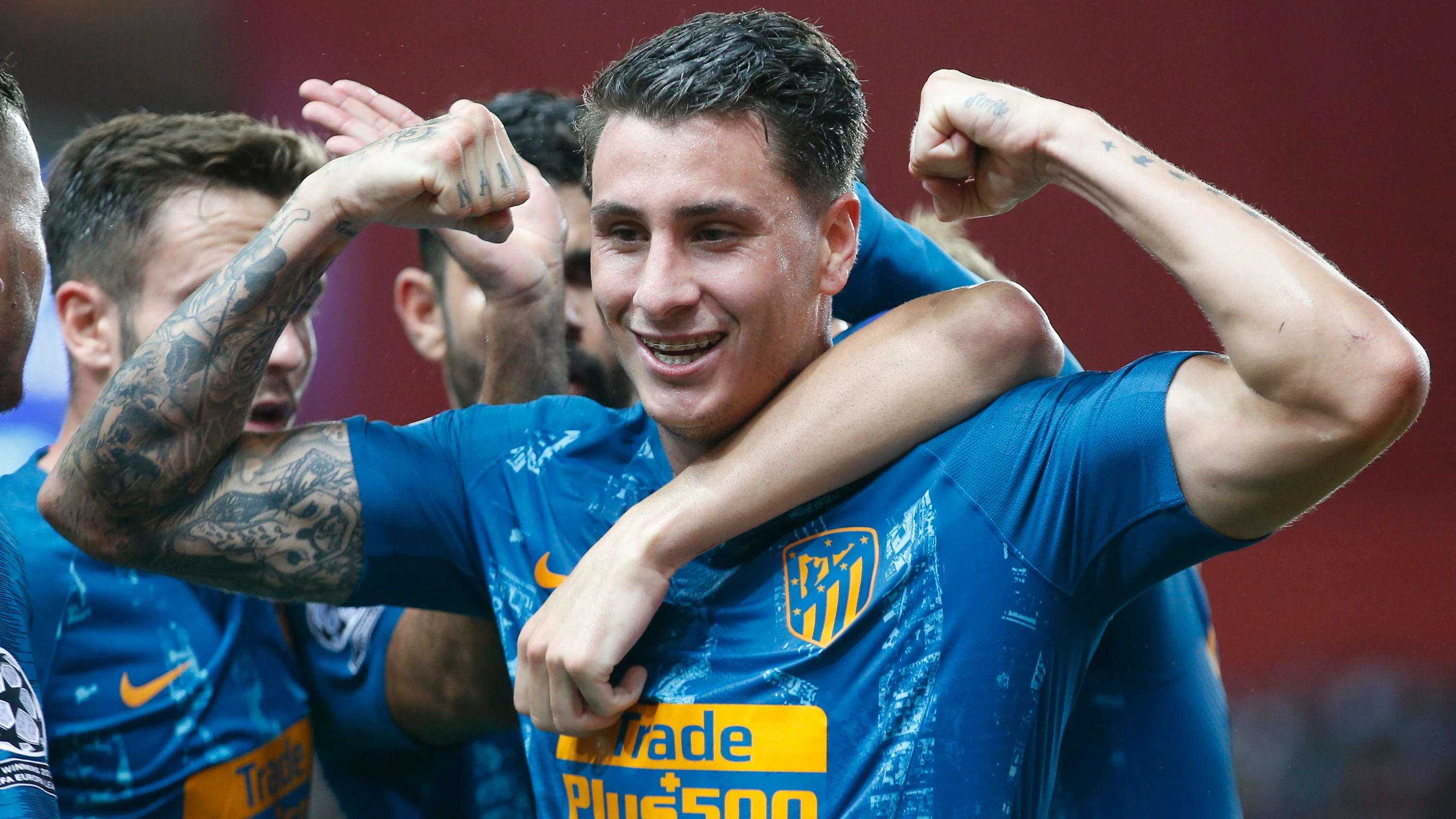 Giménez celebra su gol en el Louis II de Mónaco